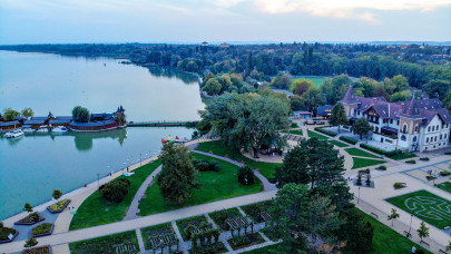 Elképesztő árak a Balatonnál: hihetetlen, mennyiért mennek az átlagos nyaralók a magyar tengernél