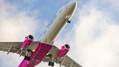 Fontos bejelentést tett a Wizz Air: ezeken a járatain hosszabb lesz az utazási idő